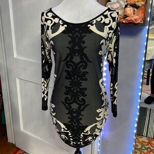 Womens Olian Long Sleeved Tunic Small